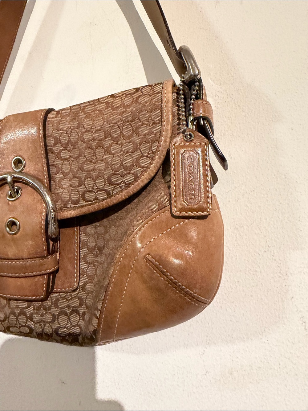 Coach soho Tan and Brown Signature Canvas Shoulder Bag 6818 - Picture 4 of 11